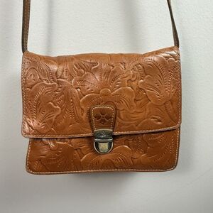 Patricia Nash Tooled Florence Lanza Leather Crossbody Handbag Brown Card Holder